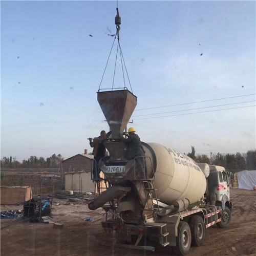 历下区“精准瞄准”—— 吊车的 “定位导航” 技术