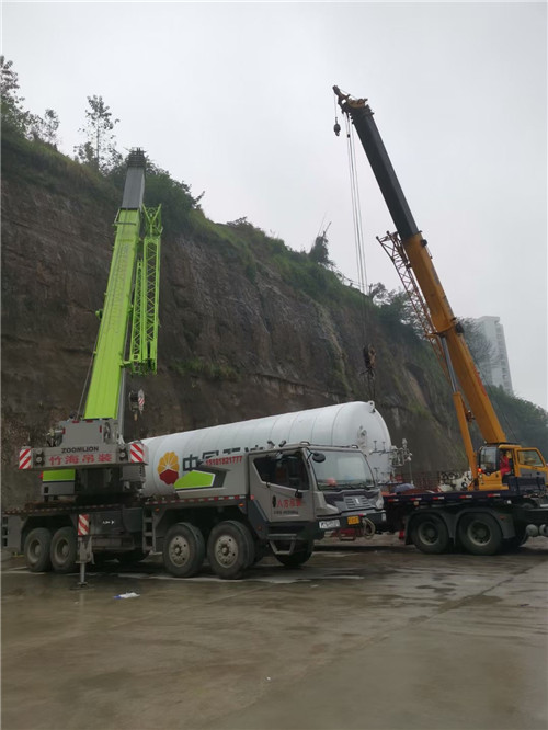 历下区“不怕风雨冻”—— 吊车的 “恶劣环境适应” 技术